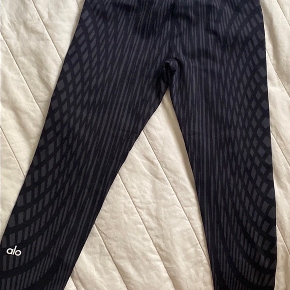 Alo Yoga High-Waist legging - Picture 4 of 4